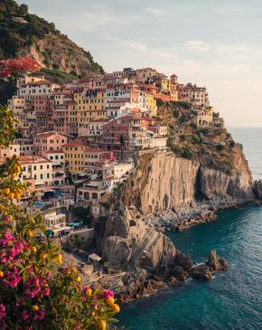 Amalfi Coast - Dramatic cliffs and luxury lifestyle